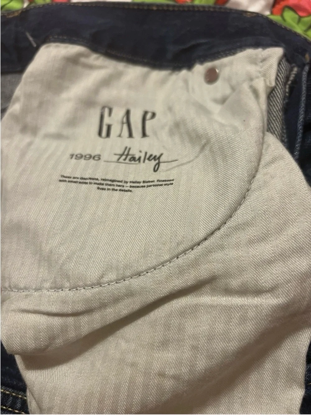 GAP hailey bieber